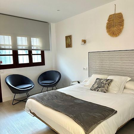 Apartamentos Val De Comillas Exteriör bild