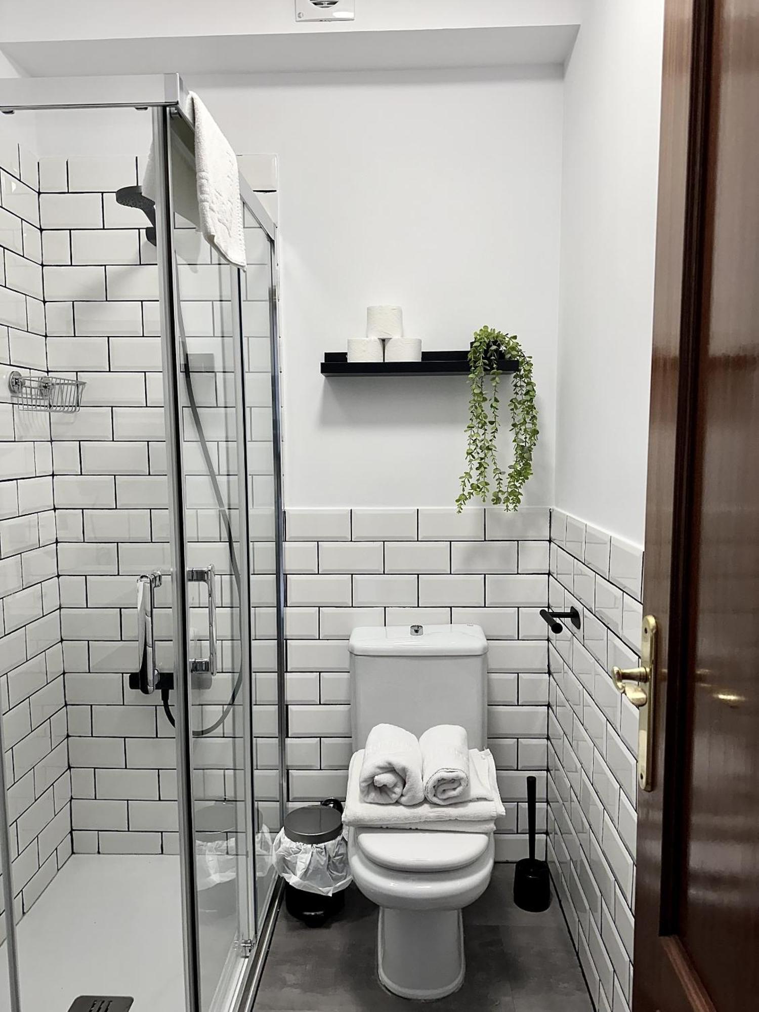 Apartamentos Val De Comillas Exteriör bild