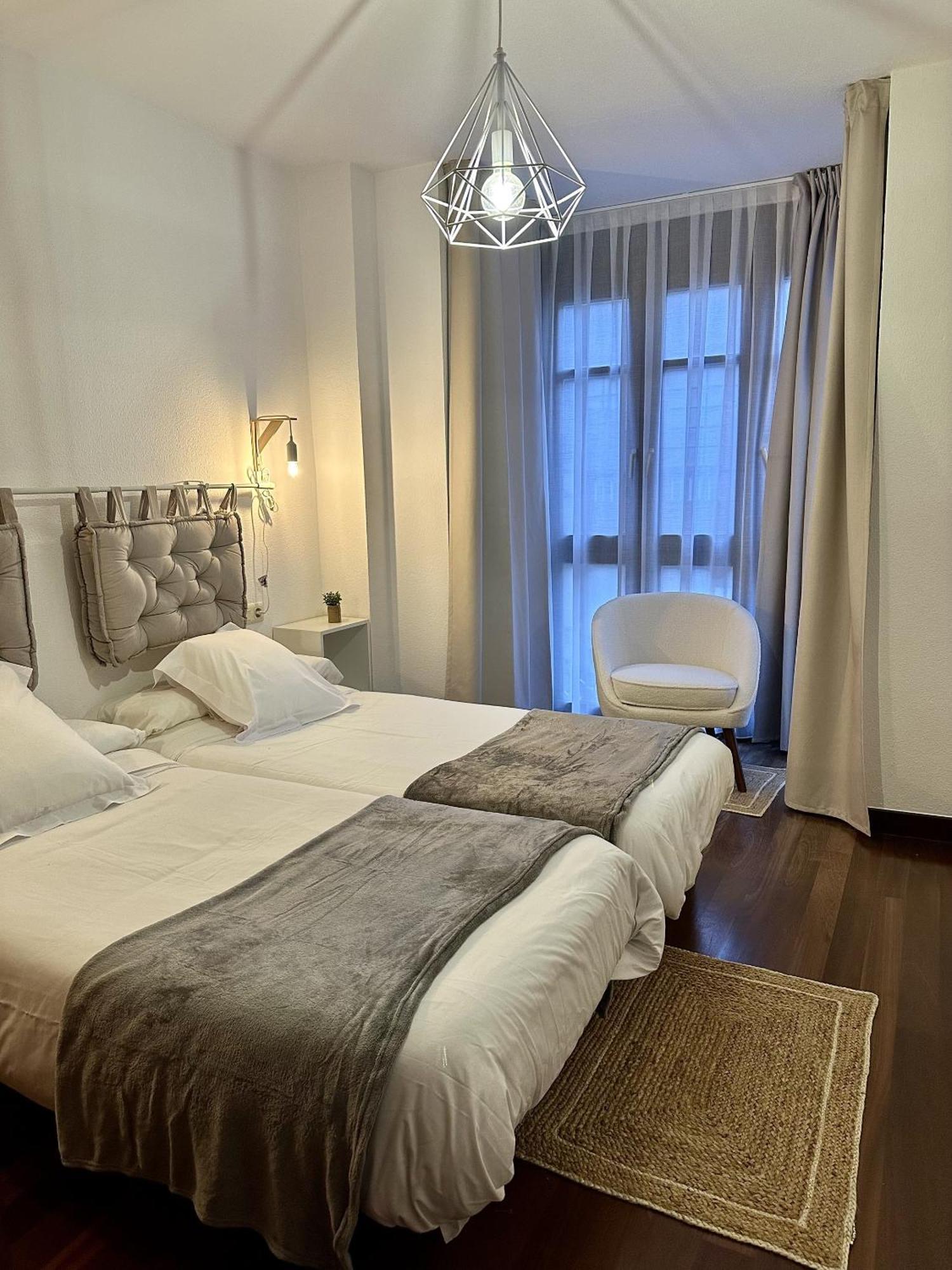 Apartamentos Val De Comillas Exteriör bild