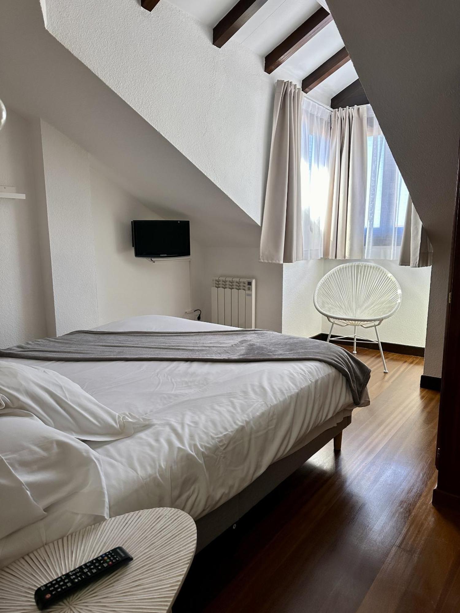 Apartamentos Val De Comillas Rum bild